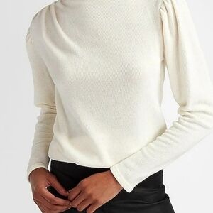 NEW! EXPRESS Cream Soft Chenille Mock Neckline Long Sleeve Top XL.